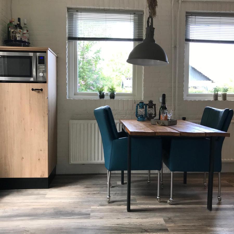 Bellemare Bungalow Lauwersmeer Mit Ueberdachte Veranda Und Eingezaeuntem Garten Anjum Luaran gambar