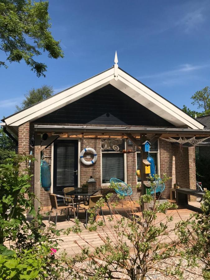 Bellemare Bungalow Lauwersmeer Mit Ueberdachte Veranda Und Eingezaeuntem Garten Anjum Luaran gambar