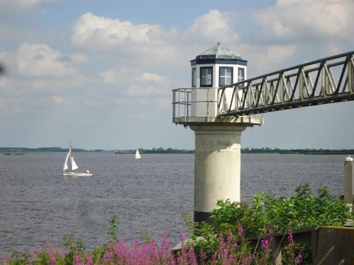 Bellemare Bungalow Lauwersmeer Mit Ueberdachte Veranda Und Eingezaeuntem Garten Anjum Luaran gambar